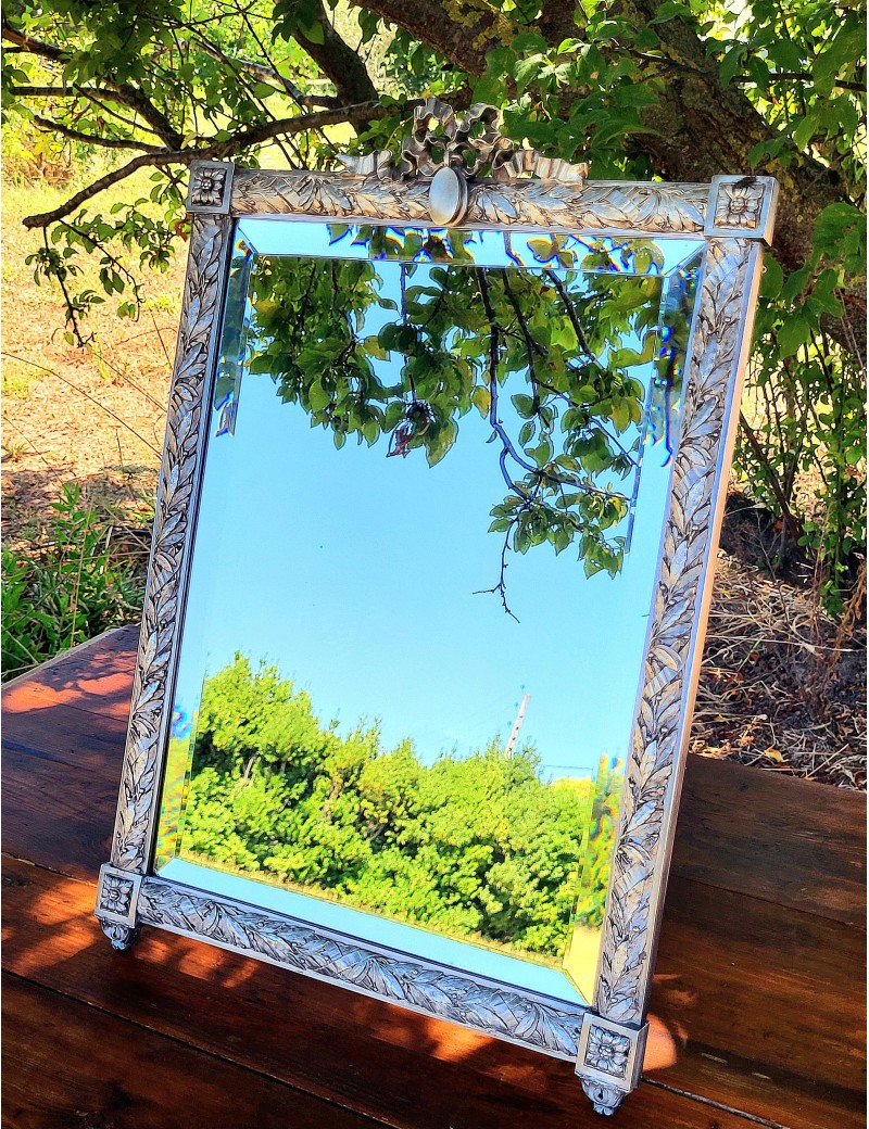 Miroir vintage en étain