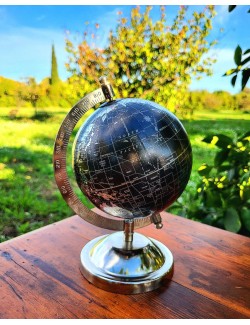 Petit globe terrestre