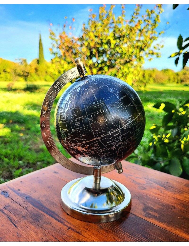 Petit globe terrestre