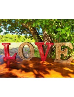 Lettre LOVE en fer