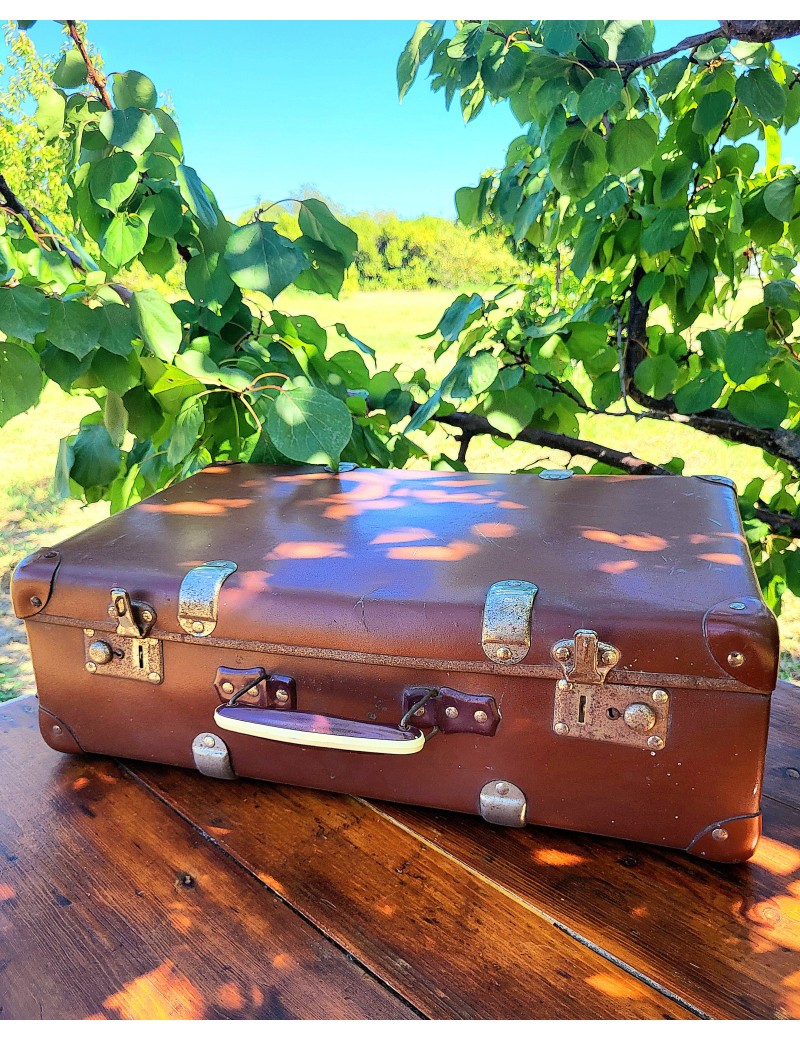 Valise vintage en carton