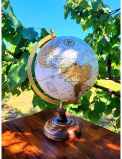 Grand globe terrestre